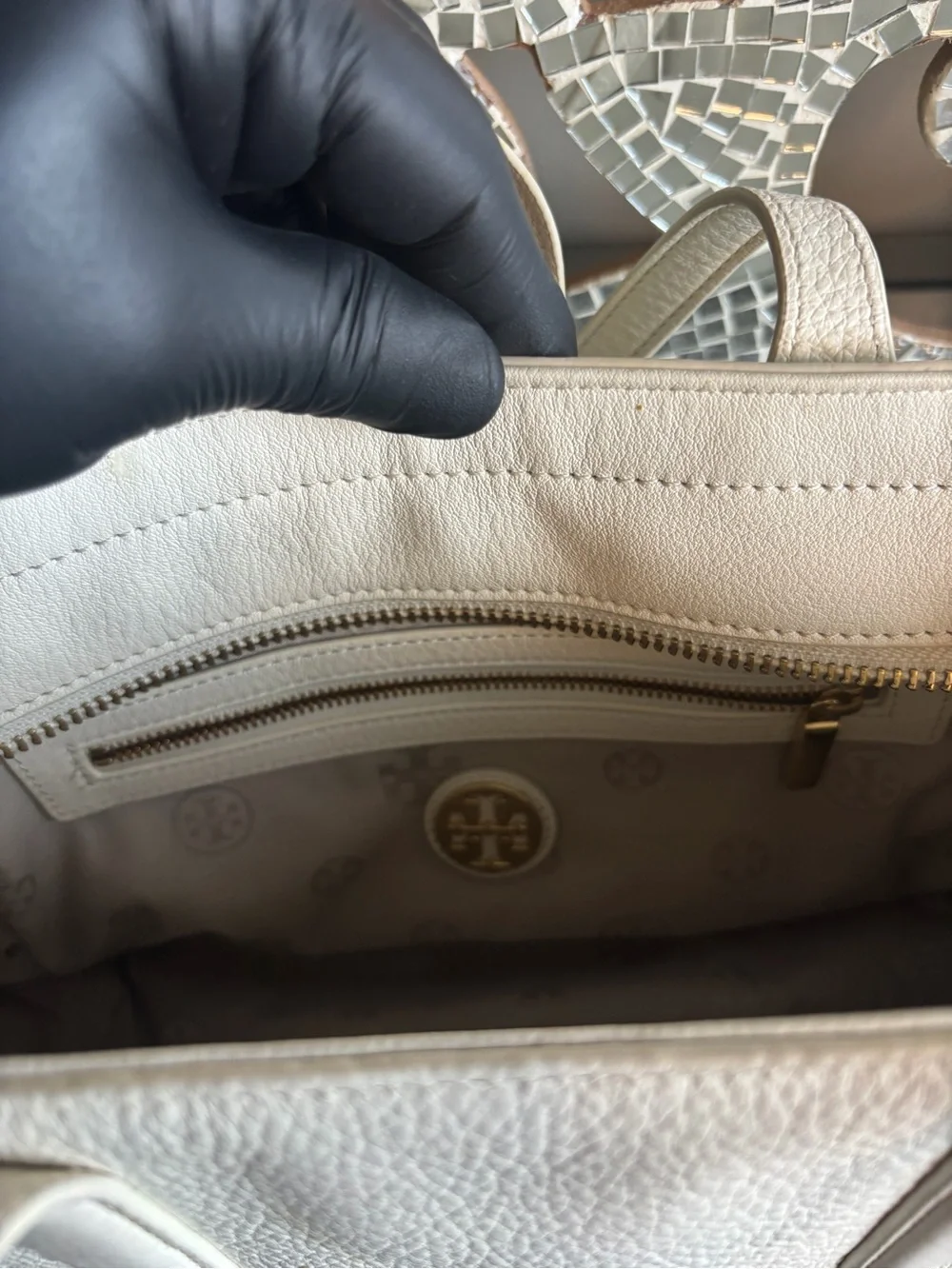 ⭐️Tory Burch Cream Pebbled Leather Satchel with Crossbody Strap